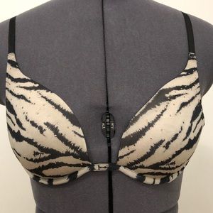 Victoria’s Secret Very Sexy plunge push-up bra